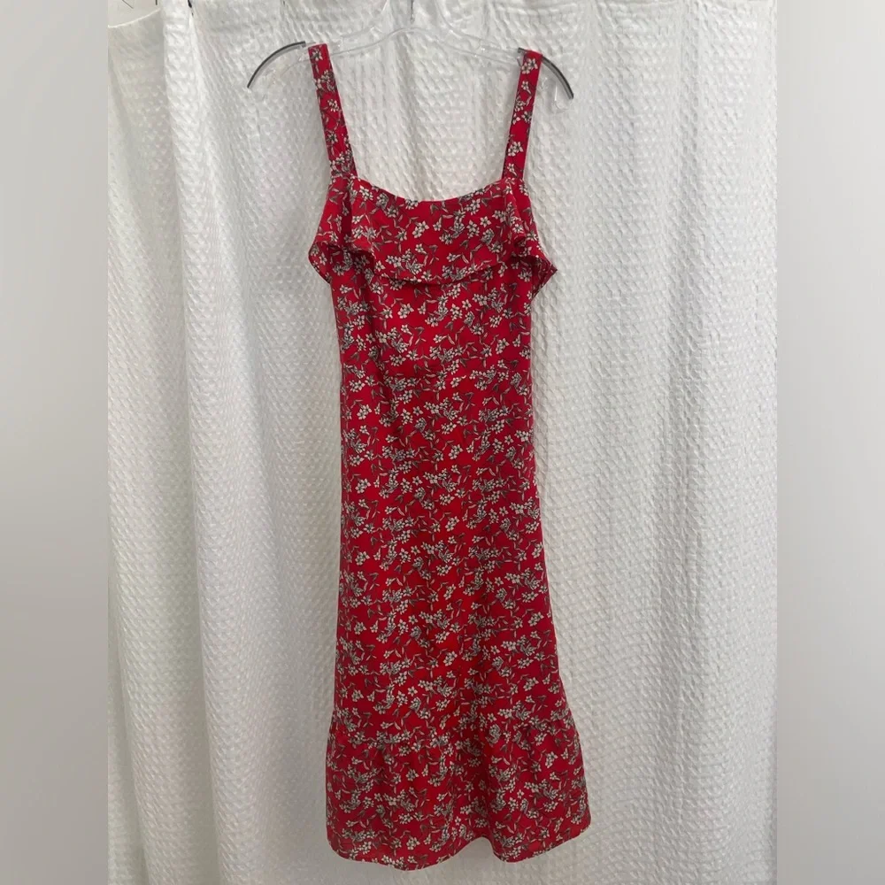 Banana Republic Dress. Red, Size 6. Lightly worn. - Picture 2 of 4